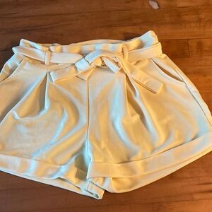 Haute Monde High Waist yellow Shorts